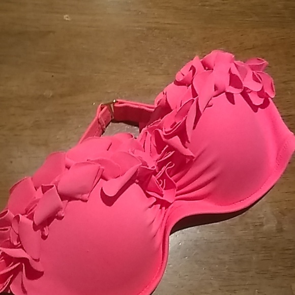 Victoria's Secret swim top - Picture 2 of 2